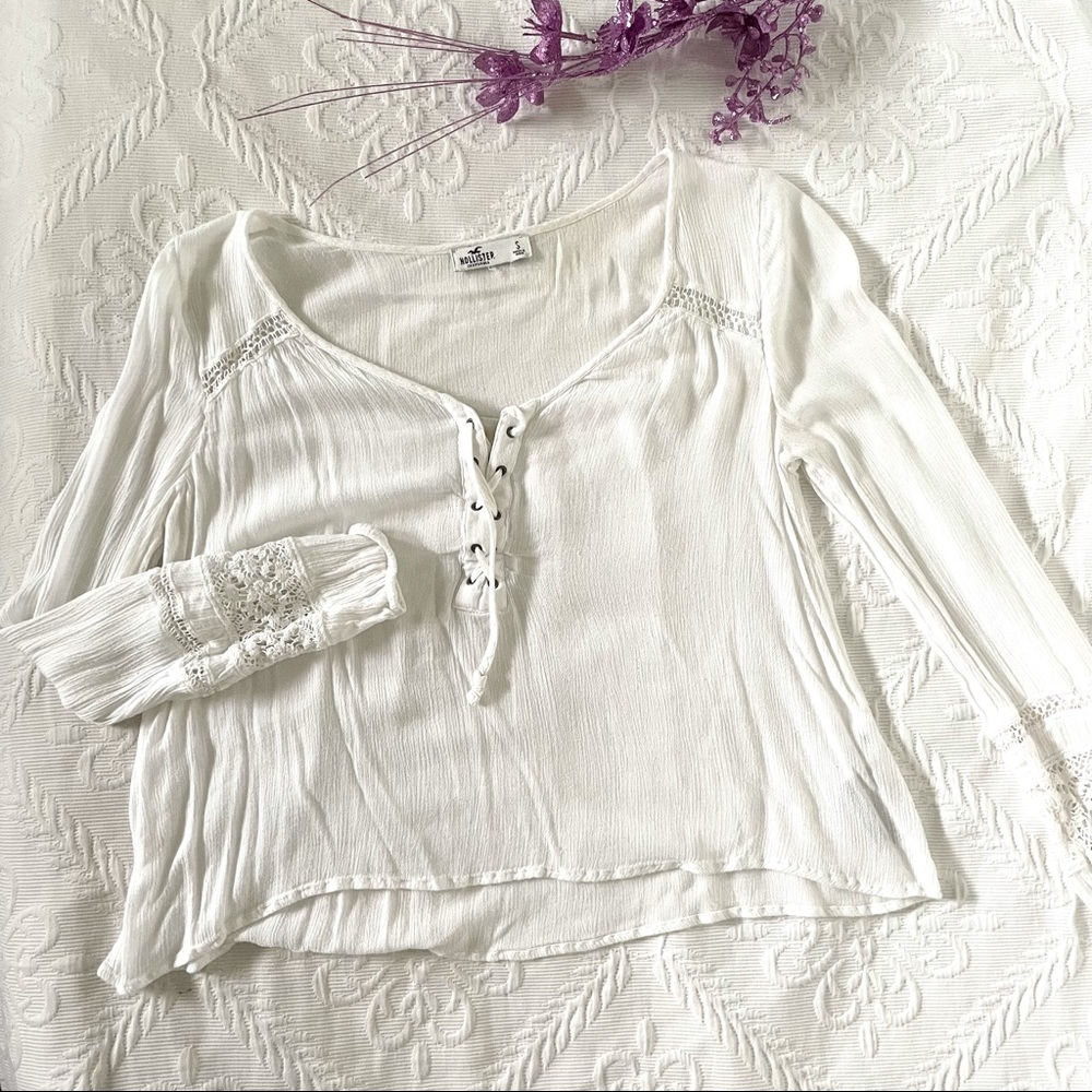 (Must bundle items <$10)White cropped peasant top